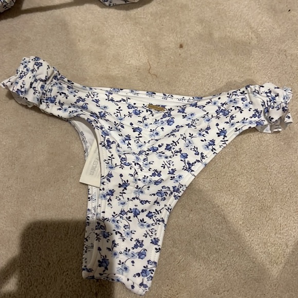 Hollister bikini - Picture 6 of 6